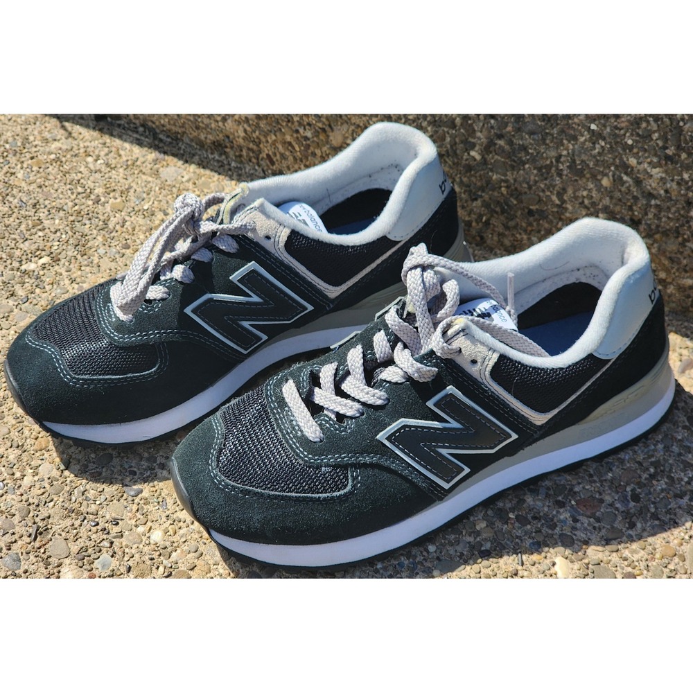 New Balance 574 Classic Mens 6 Wide Black Grey Suede Sneakers